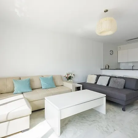 Urbanchicmalaga Sea View Year Pool 10m From And Shops In Torremuelle 贝纳尔马德纳